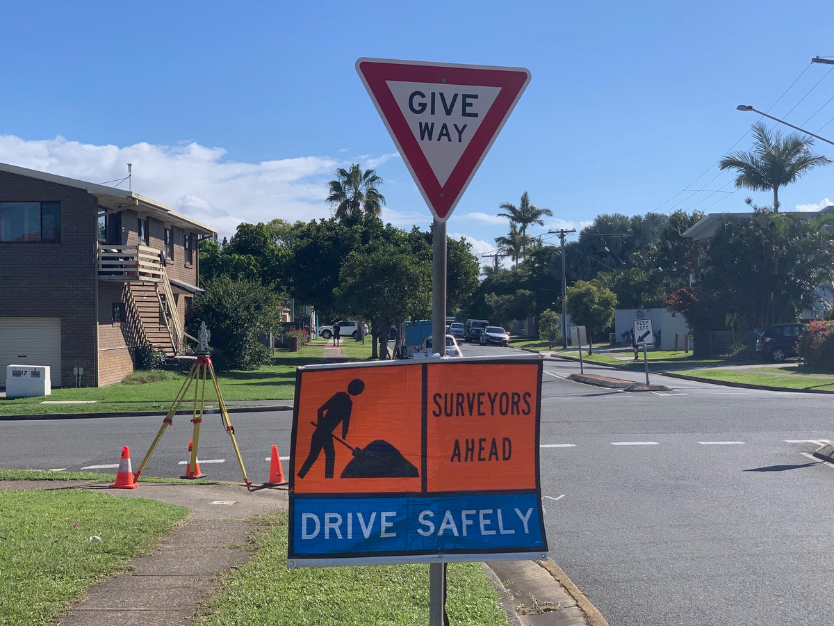 TC 1332, TC 1312 AND TC 1177 Workman Ahead – Surveyors Ahead – Drive Safely Multi Message – 1200x900mm – Roll-Up Traffic Control Sign