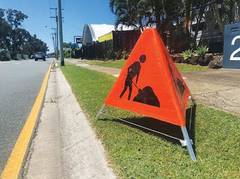 TRI ROLL UP SIGN STAND ONLY